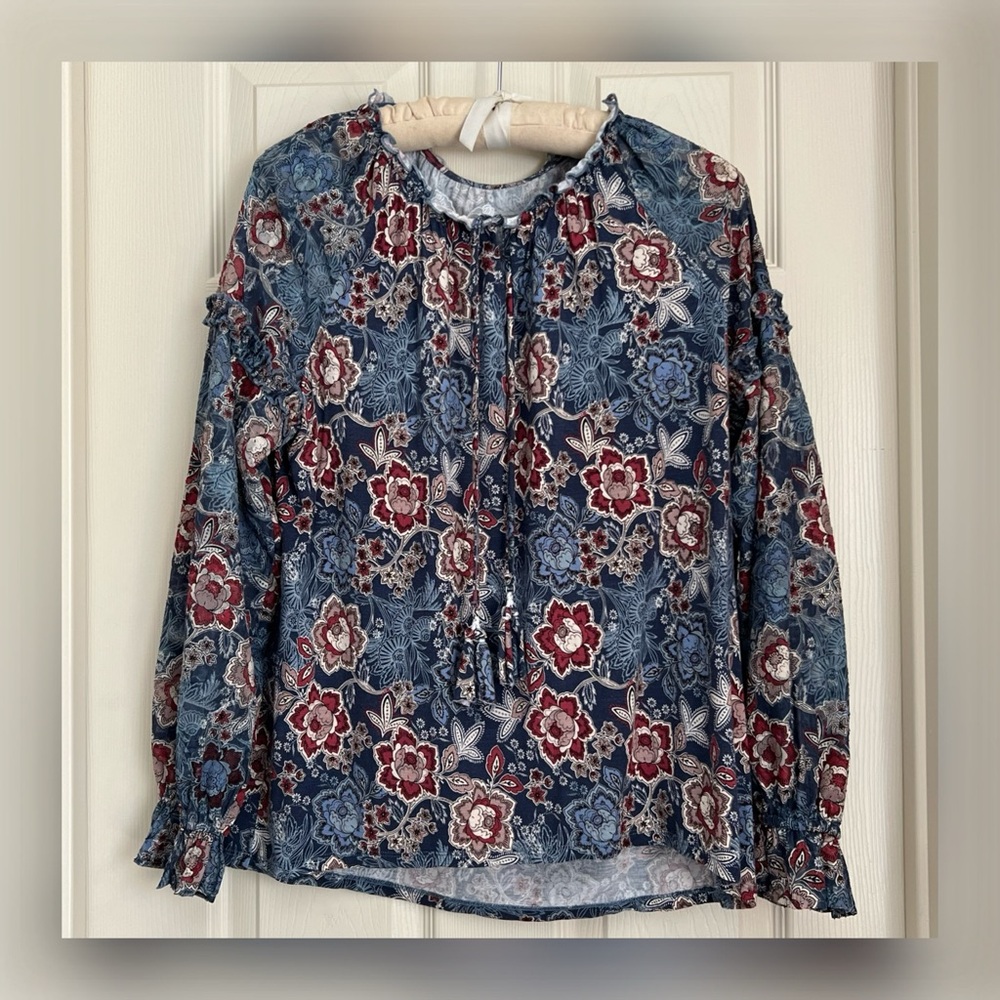 ☘️ CUPIO Floral Chiffon Boho Peasant Top